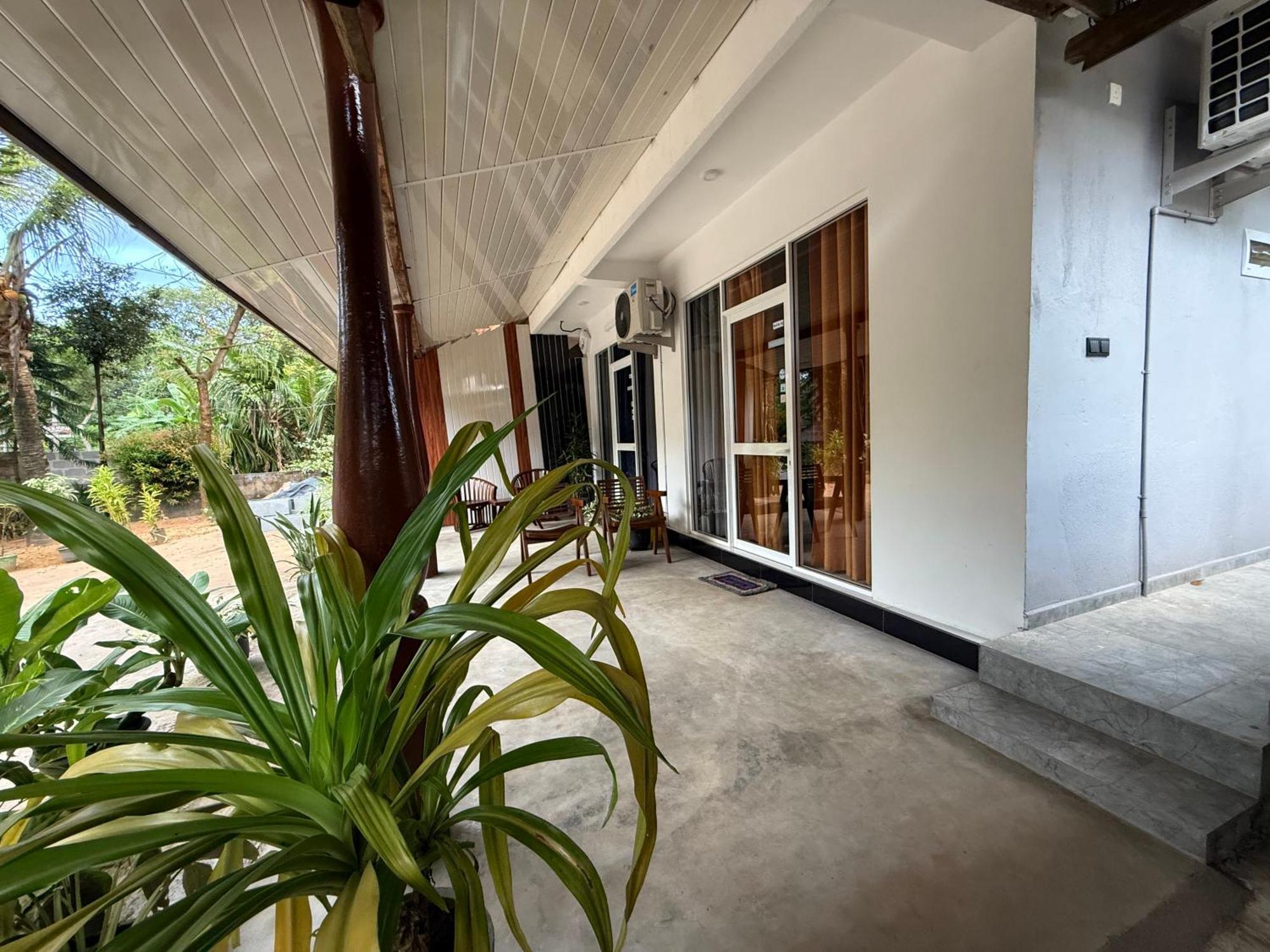 Devon Surf . Inn - Hiriketiya Dickwella Exterior photo