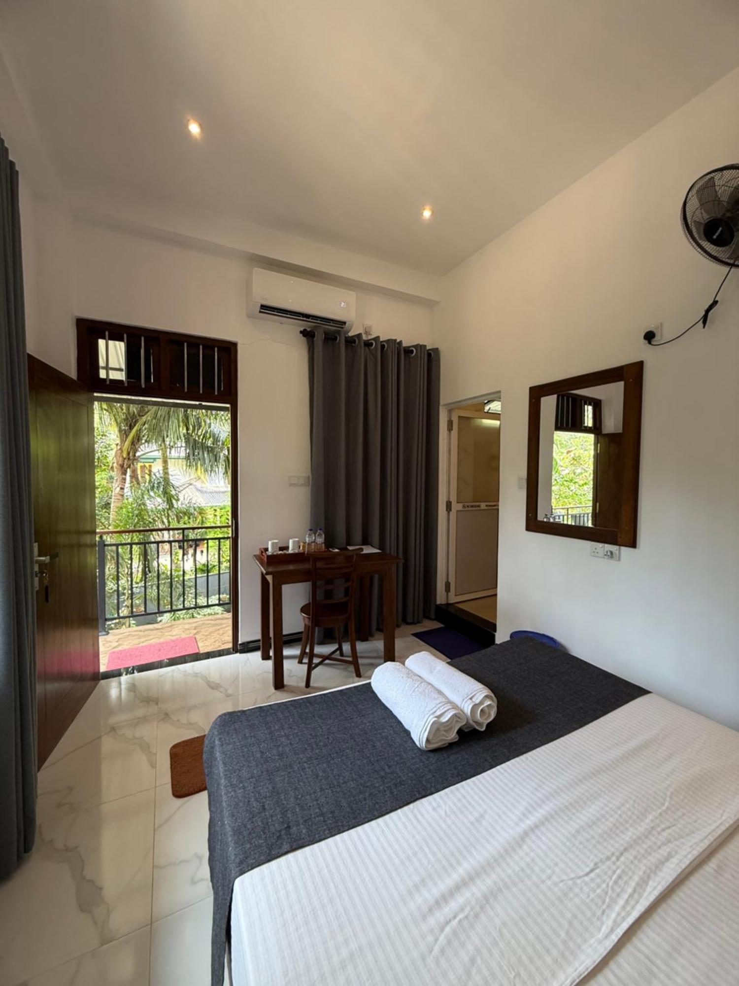 Devon Surf . Inn - Hiriketiya Dickwella Exterior photo